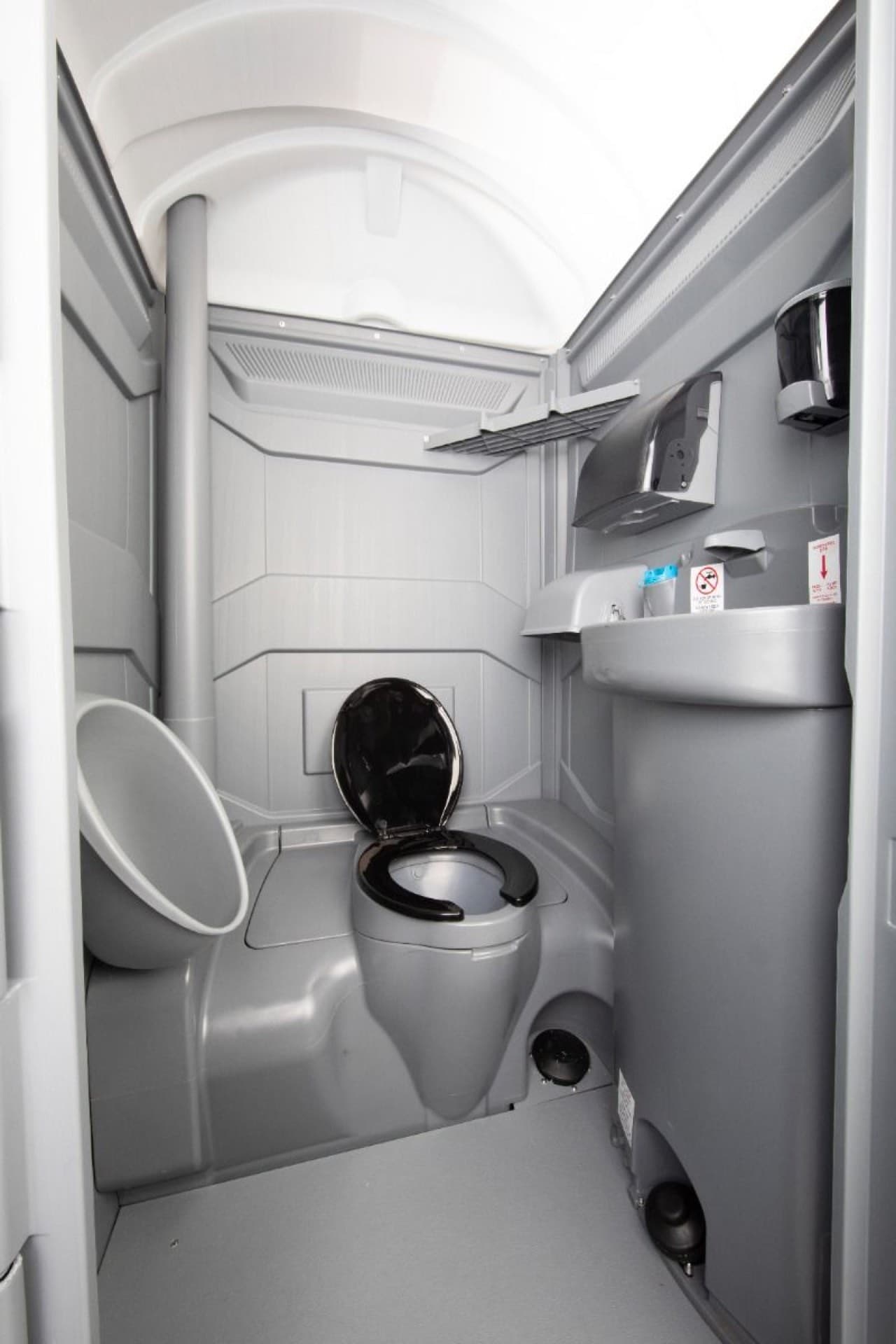 Unité de Luxe à Chasse d'Eau — portable sanitation rental in Canada